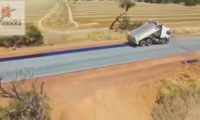 Construção ultra-rápida de estrada na Austrália